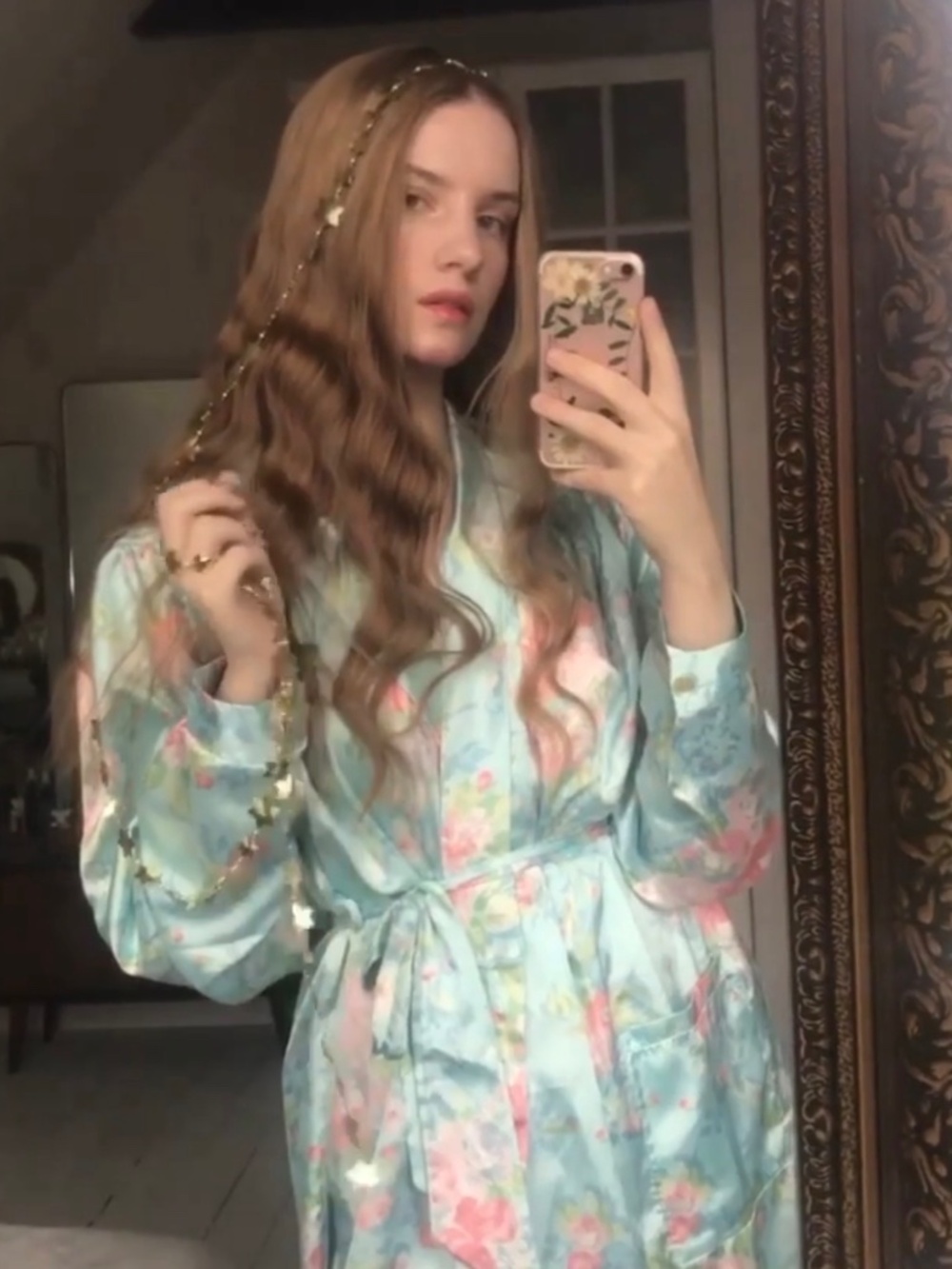 VINTAGE FIND Light Blue Floral Satin Robe with Tie Belt